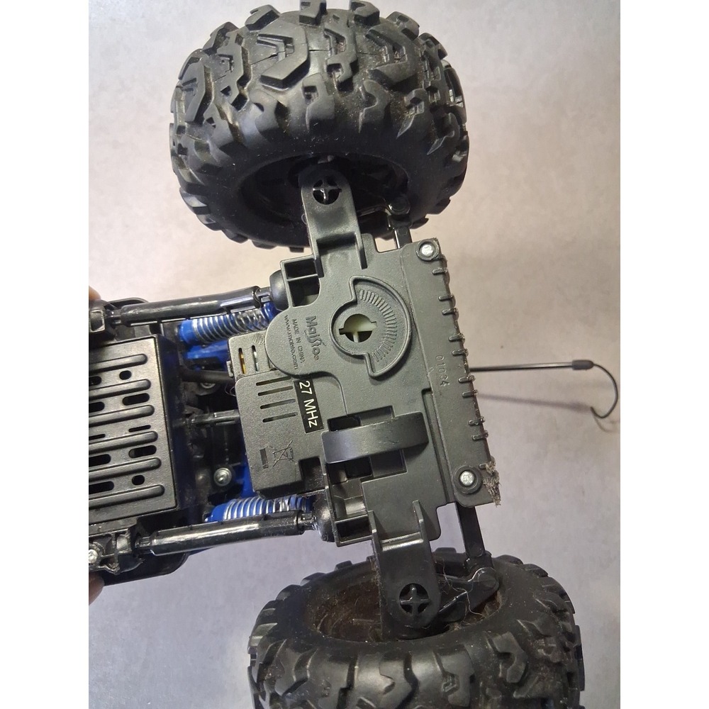 Maisto Rock Climber With Remote - Picture 10 of 14